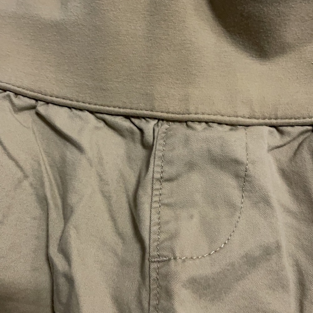 Liz Lange maternity khaki shorts size S - Picture 3 of 7